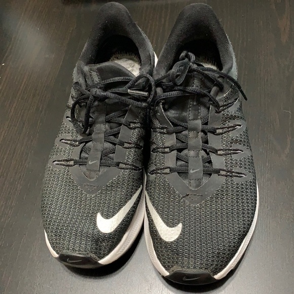 Nike running shoes - Picture 1 of 8